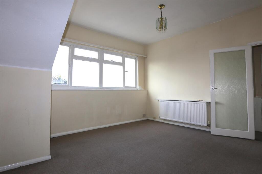 Apartment in Hove, Aldrington - View 2