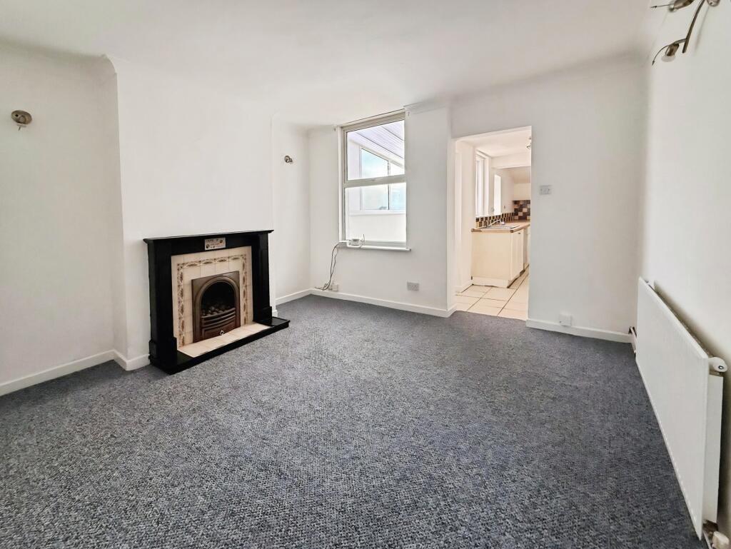 House in Dudley - View 4