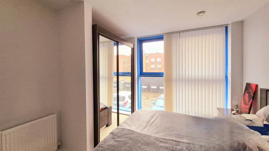 Apartment in Milton Keynes - More