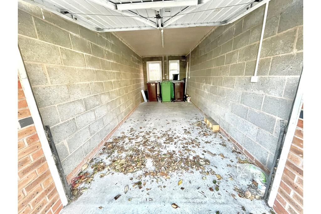 Apartment in Nottingham, Nottinghamshire - View 2