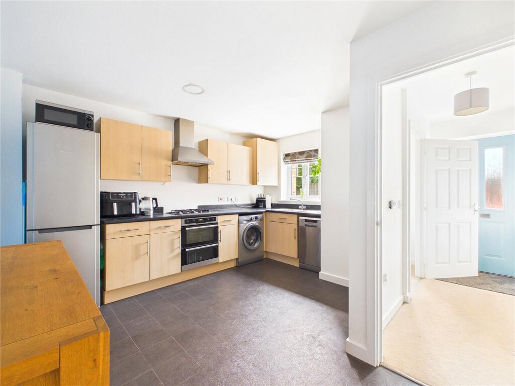 Flax Close, Wychbold, Droitwich Spa, Worcestershire, WR9 photo 3