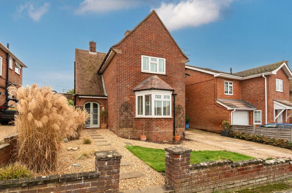 Hillbury Avenue, Andover, SP10 2LZ photo 2