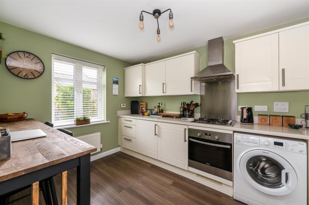 House in Clanfield - View 4