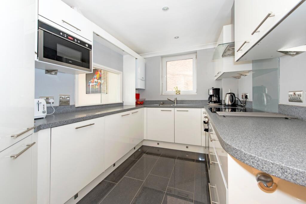 Apartment in London - View 3