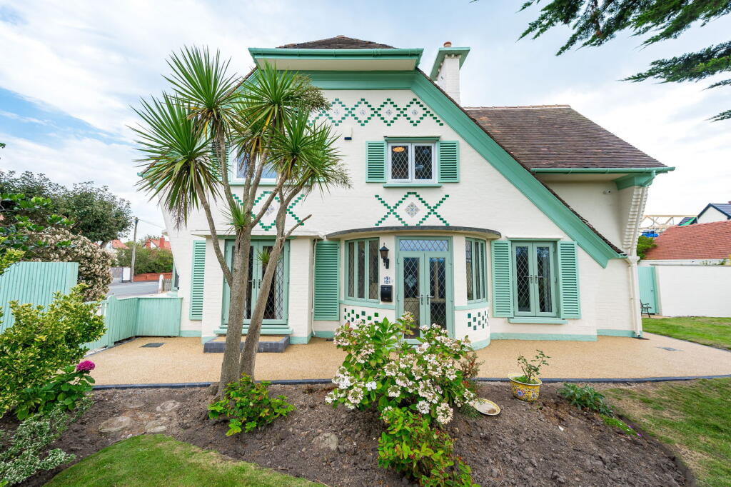 Main image of property: West Drive, Thornton-cleveleys, FY5 2BJ