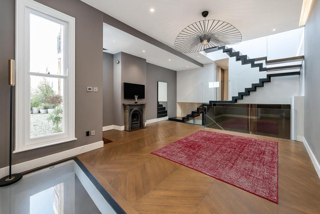 Main image of property: Princes Mews, Bayswater, London, W2
