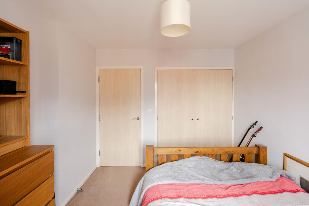 Apartment in Bristol - More