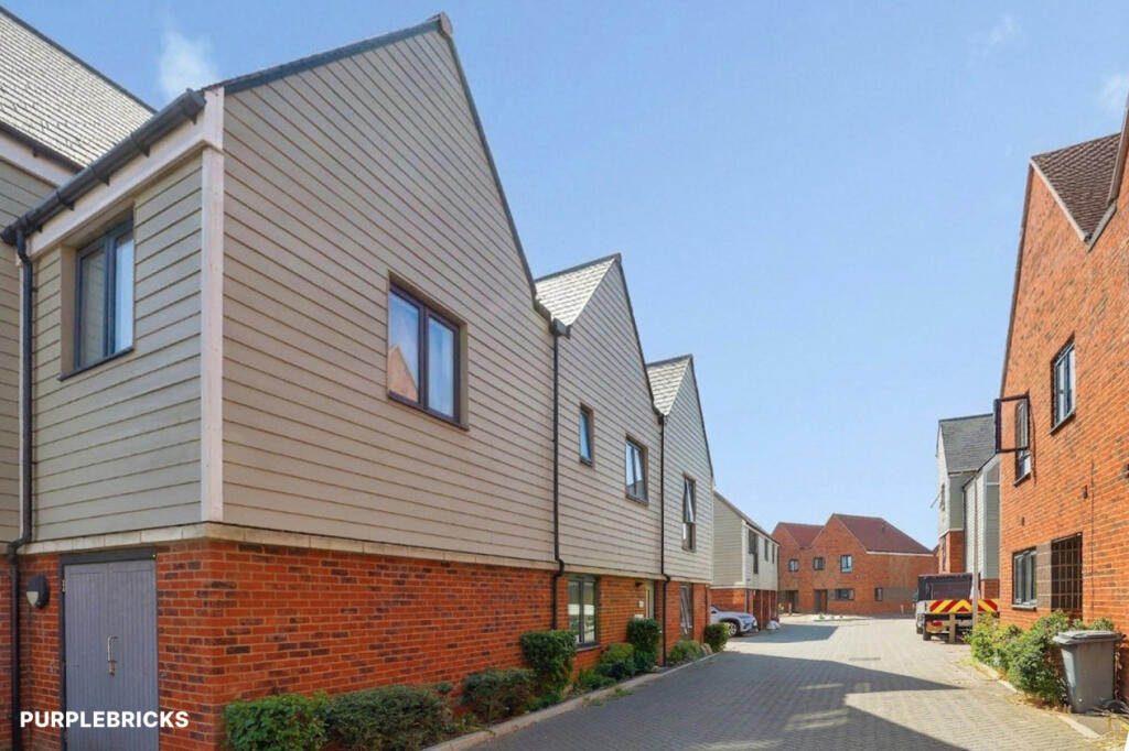 Apartment in Rochester, Kent - View 4