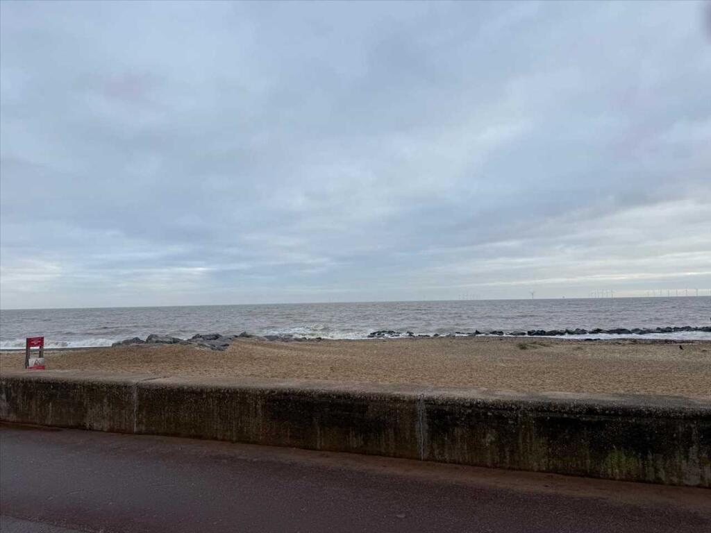 Beach Hut, Kings Avenue, Holland on Sea photo 3