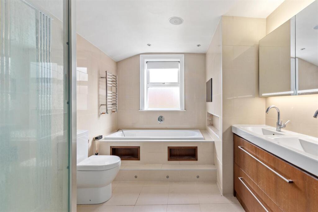 House in London - View 4