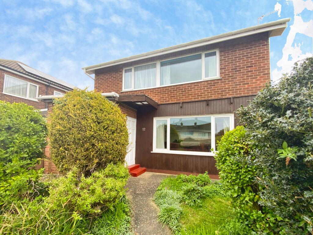 3-bed detached on Ashcourt Drive, Hornsea, HU18, £280,000