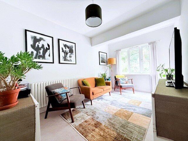 House in Elmbridge, Surrey - View 4
