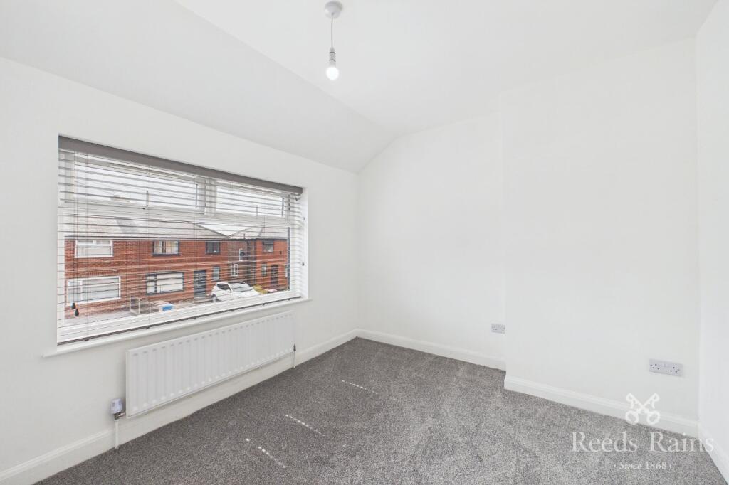 House in Salford, Swinton Park - View 4