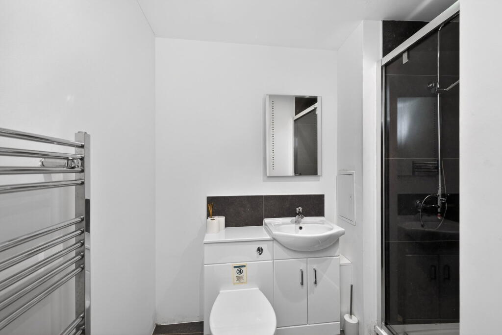 Apartment in Plymouth - More