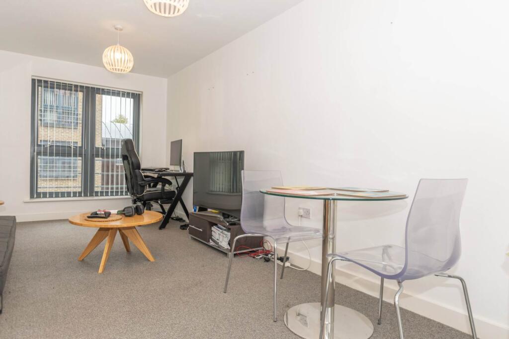 Apartment in Norwich - View 3