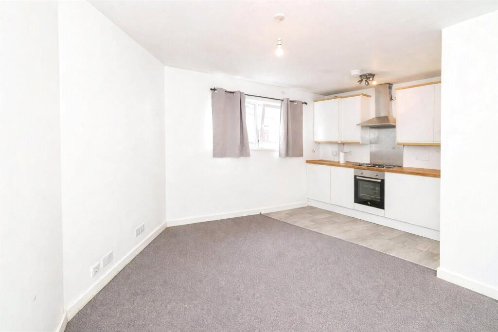 Castle Way, Southampton, Hampshire, SO14 photo 3