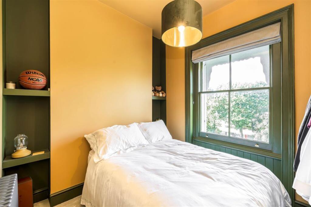 Apartment in London - View 5