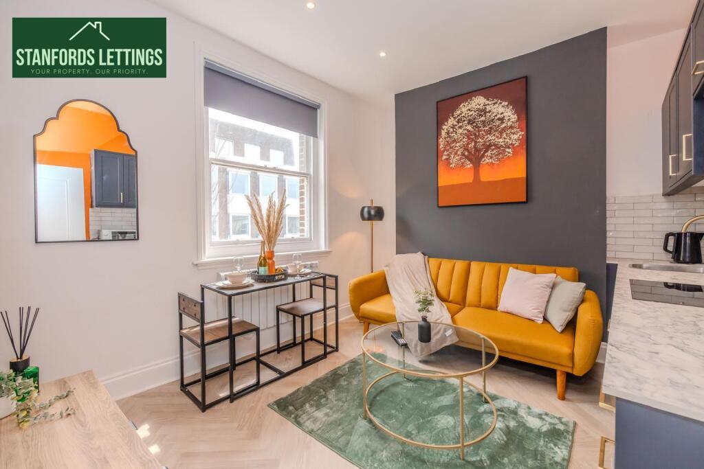 2, 59A Queens Road, Brighton, BN1 3XD