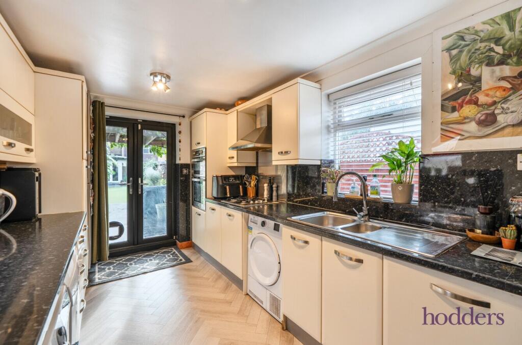 Chertsey, Surrey, KT16 photo 4