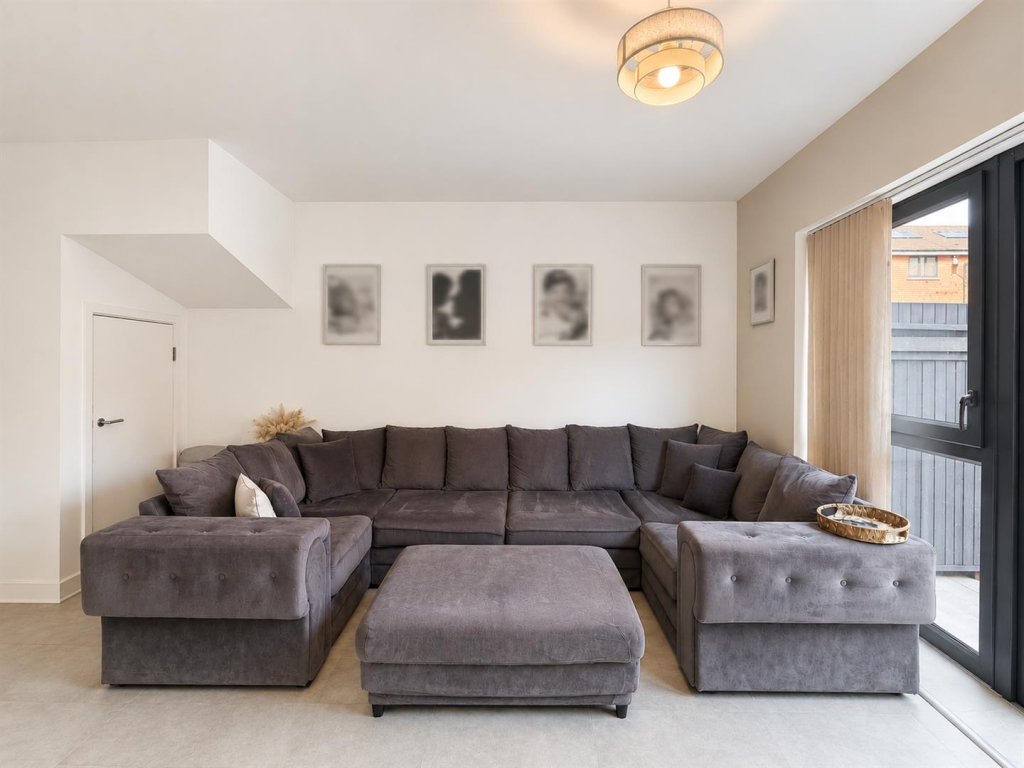 House in Southall - View 4