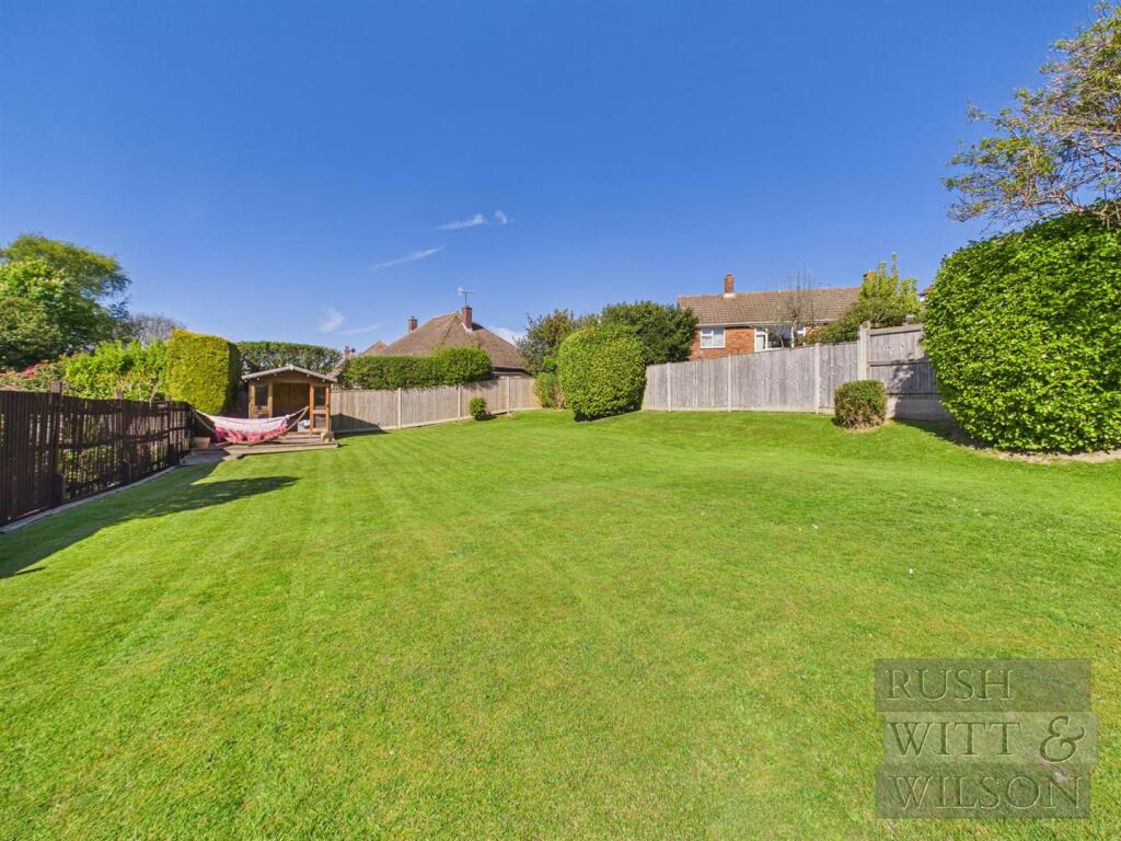 Hever Crescent, Bexhill-On-Sea photo 2