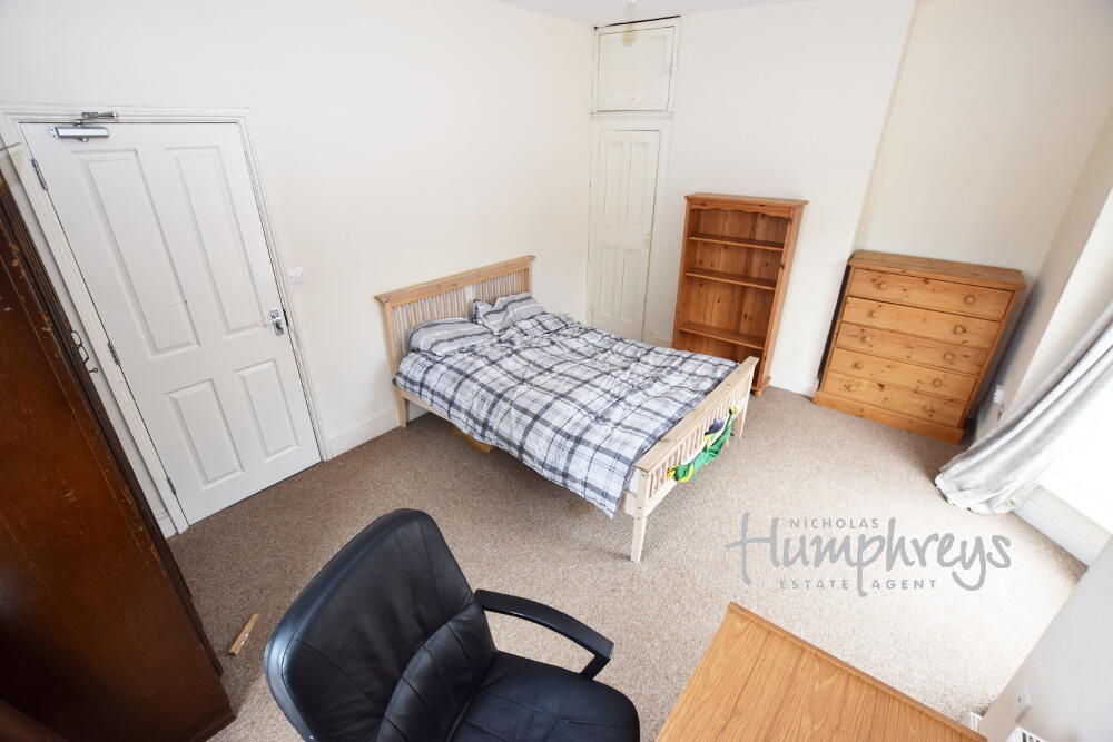 Main image of property: Beaconsfield Terrace, Northampton, NN1