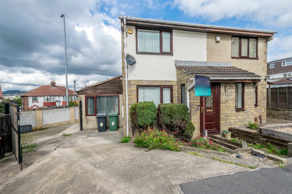 Main image of property: Hillcourt Croft, Leeds, West Yorkshire