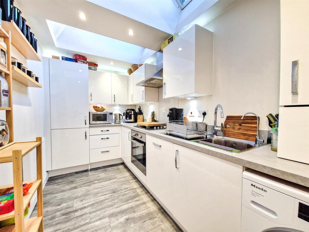 Archer Street, Great Denham, Bedford photo 3