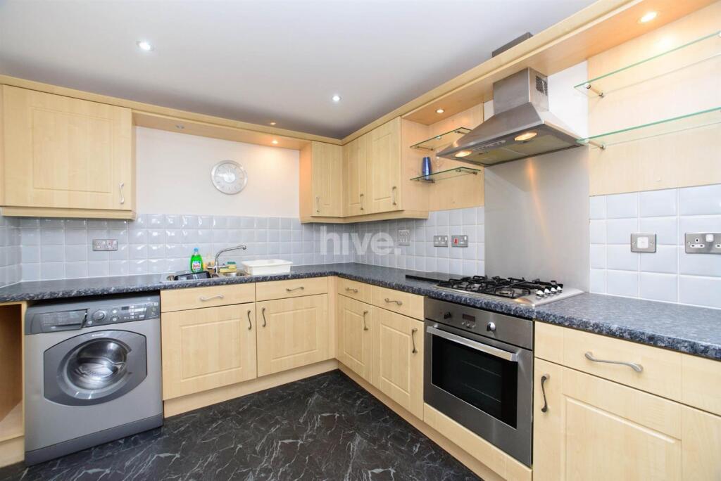 Apartment in Newcastle upon Tyne - View 5