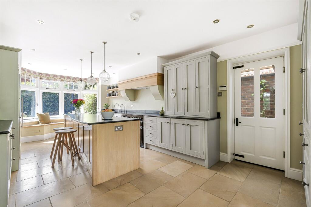 House in Guildford - View 4