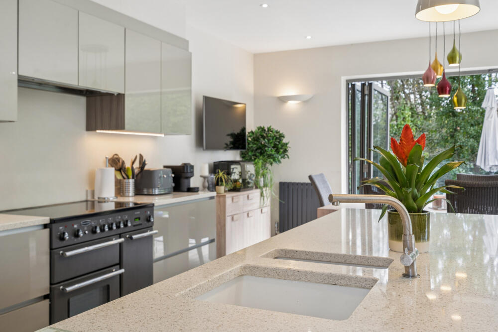 House in Slough - View 4