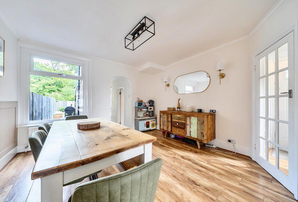 House in Redhill - View 4