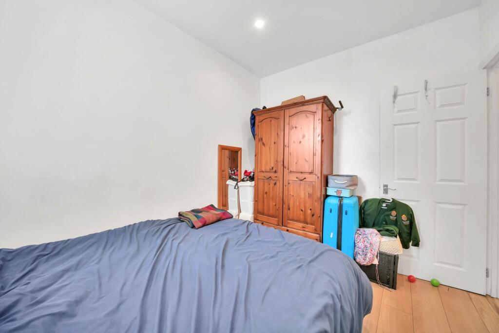 Apartment in London - More