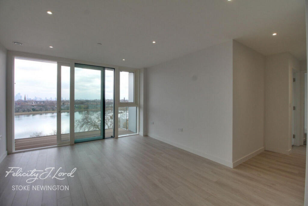 2-bed apartment on Newnton Close, London, £800,000