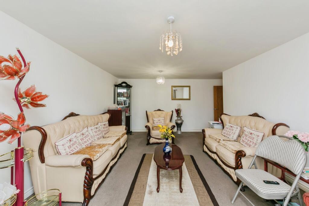 Randalls Drive, Crewe, Cheshire, CW1 photo 3
