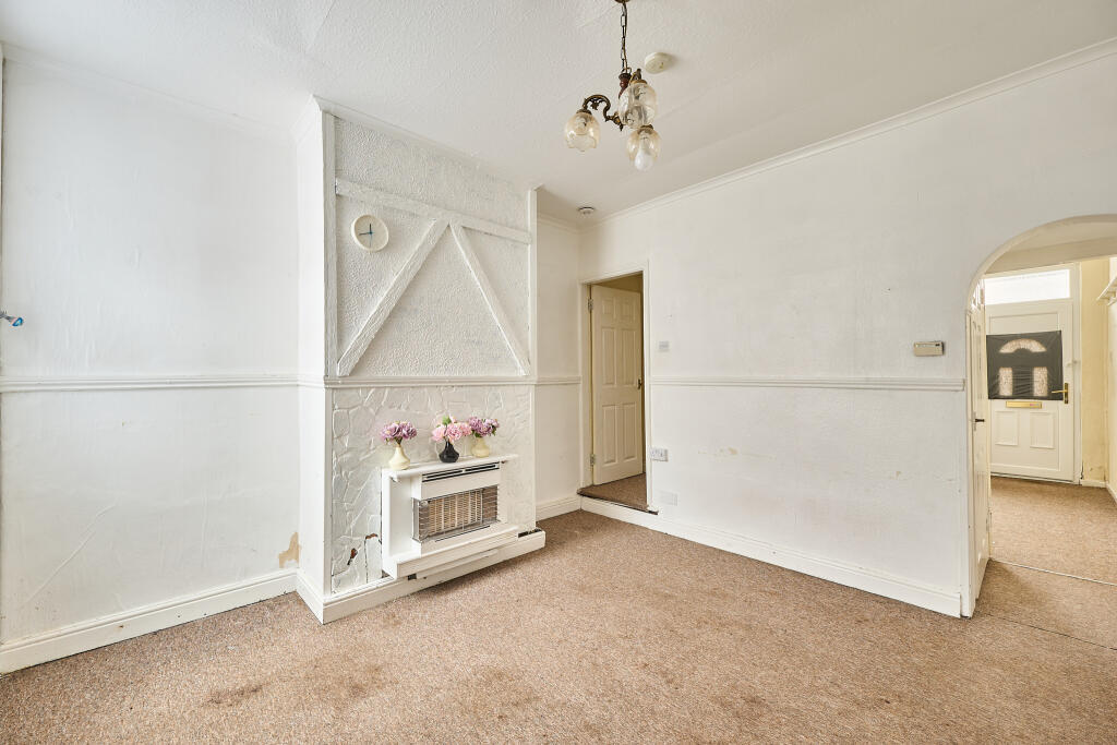 House in Stoke-on-Trent, Normacot - View 4