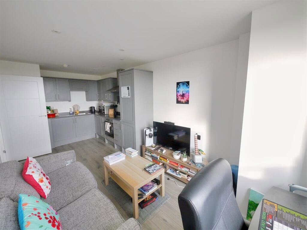 4 Romany Road, Worthing, West Sussex, BN13 3YS photo 4