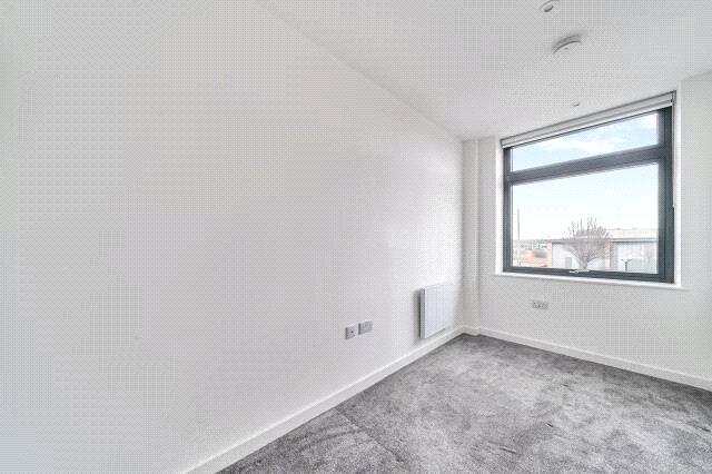 Apartment in Spelthorne, Surrey - View 4