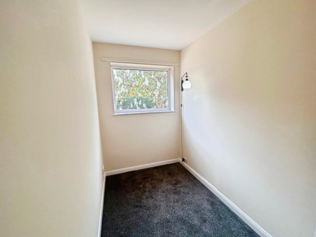 Apartment in Reading, Southcote - View 4