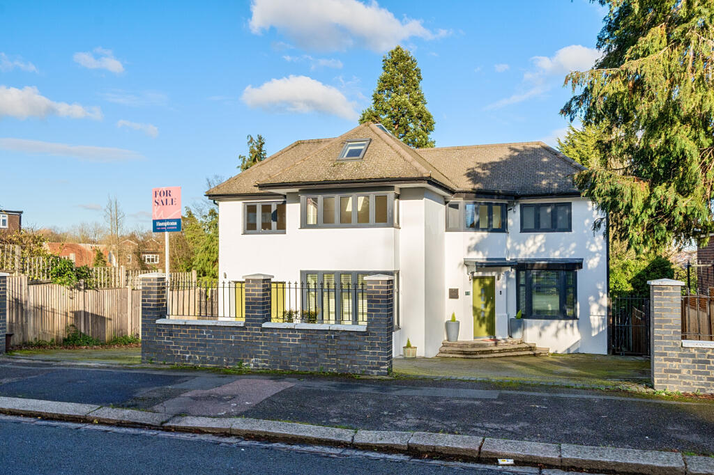 Main image of property: The Drive, New Barnet, EN5