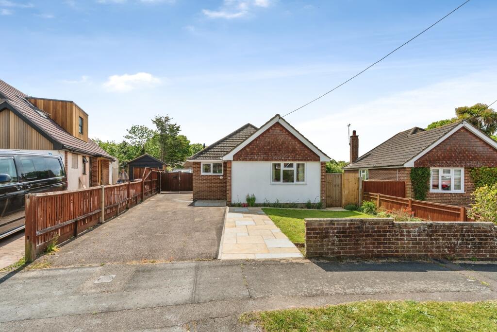 Main image of property: Testlands Avenue, Nursling, Southampton, Hampshire, SO16