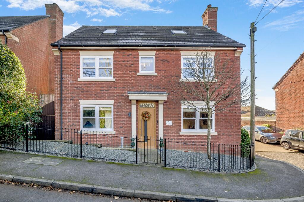 Main image of property: Pencoed View, Llanmartin, Newport