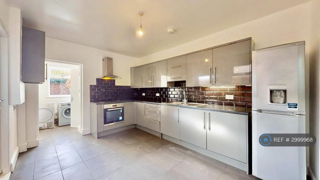 House in Ilford - View 5