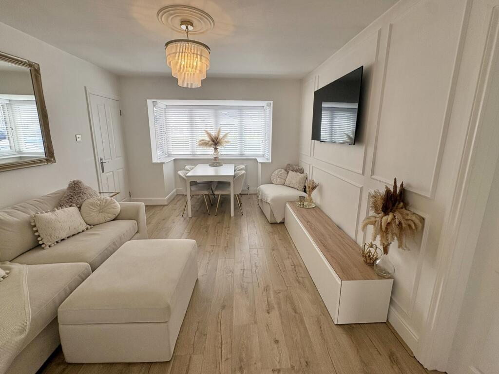 House in Castle Point, Canvey Island - View 5
