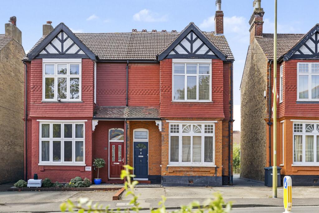 Main image of property: Churchgate, Cheshunt, EN8