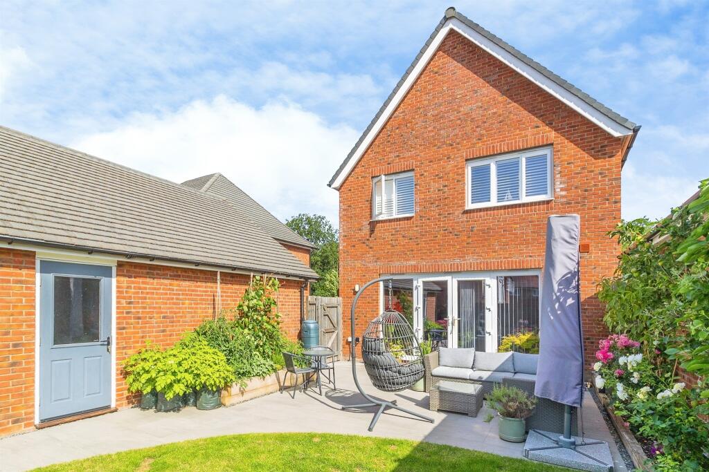 Kemsley Drive, Leighton Buzzard photo 4