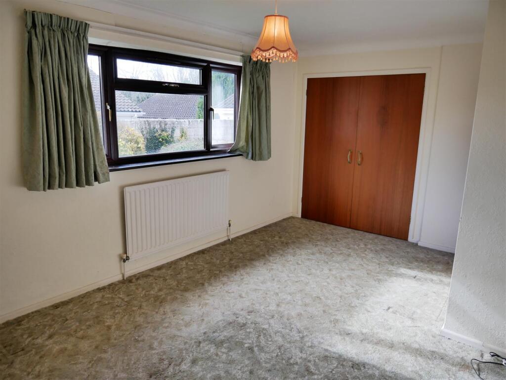 Yew Tree Close, Calne photo 5