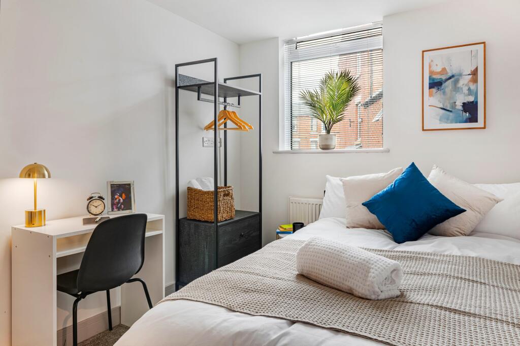 Main image of property: Colwick Road, Nottingham
