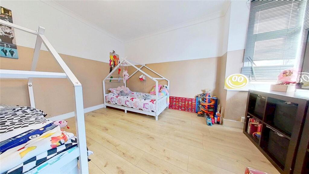 Leconfield Road, Lancing, West Sussex, BN15 photo 4