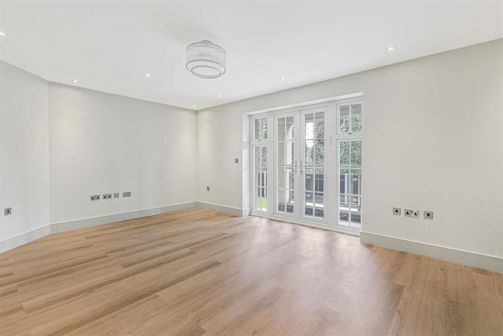 Apartment in Hertsmere, Aldenham - View 5